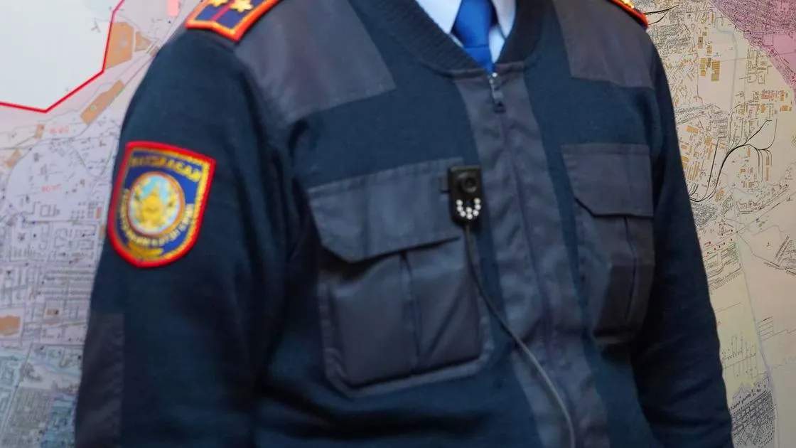 Полицейский в форме